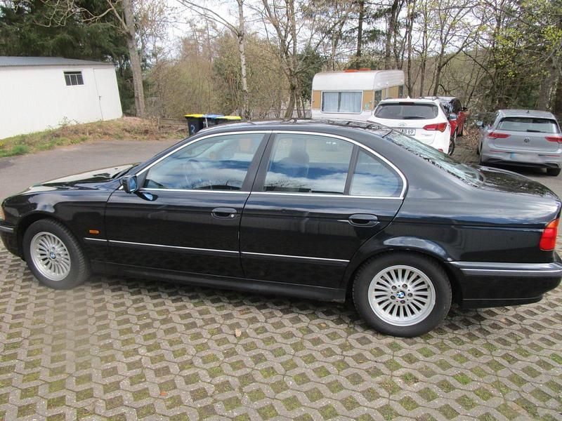 Gebraucht BMW 523 170 PS (125 kW) 1998 Schwarz Limousine