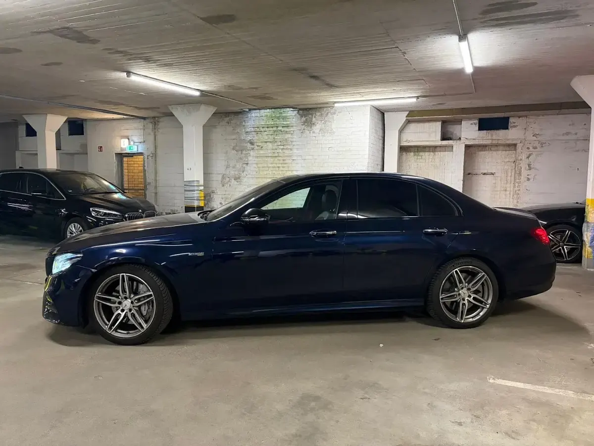 Gebraucht Mercedes E43 AMG 401 PS (294 kW) 2018 Blau Limousine