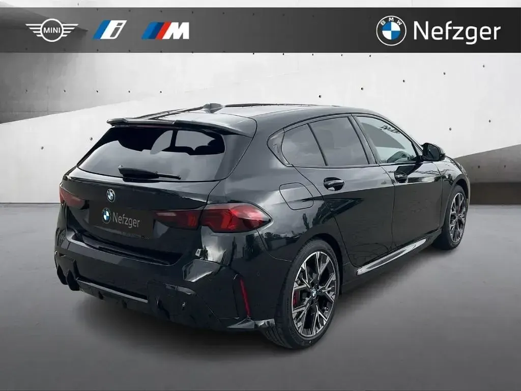 Gebraucht BMW 123 M Sport 204 PS (150 kW) 2026 Black sapphire metallic Kleinwagen