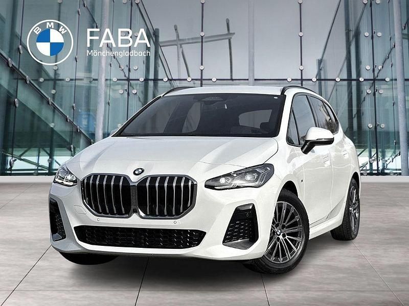 Weiß Gebraucht 2025 BMW 220 Active Tourer M Sport Van / Kleinbus | 41.980 € - Bild 1/4