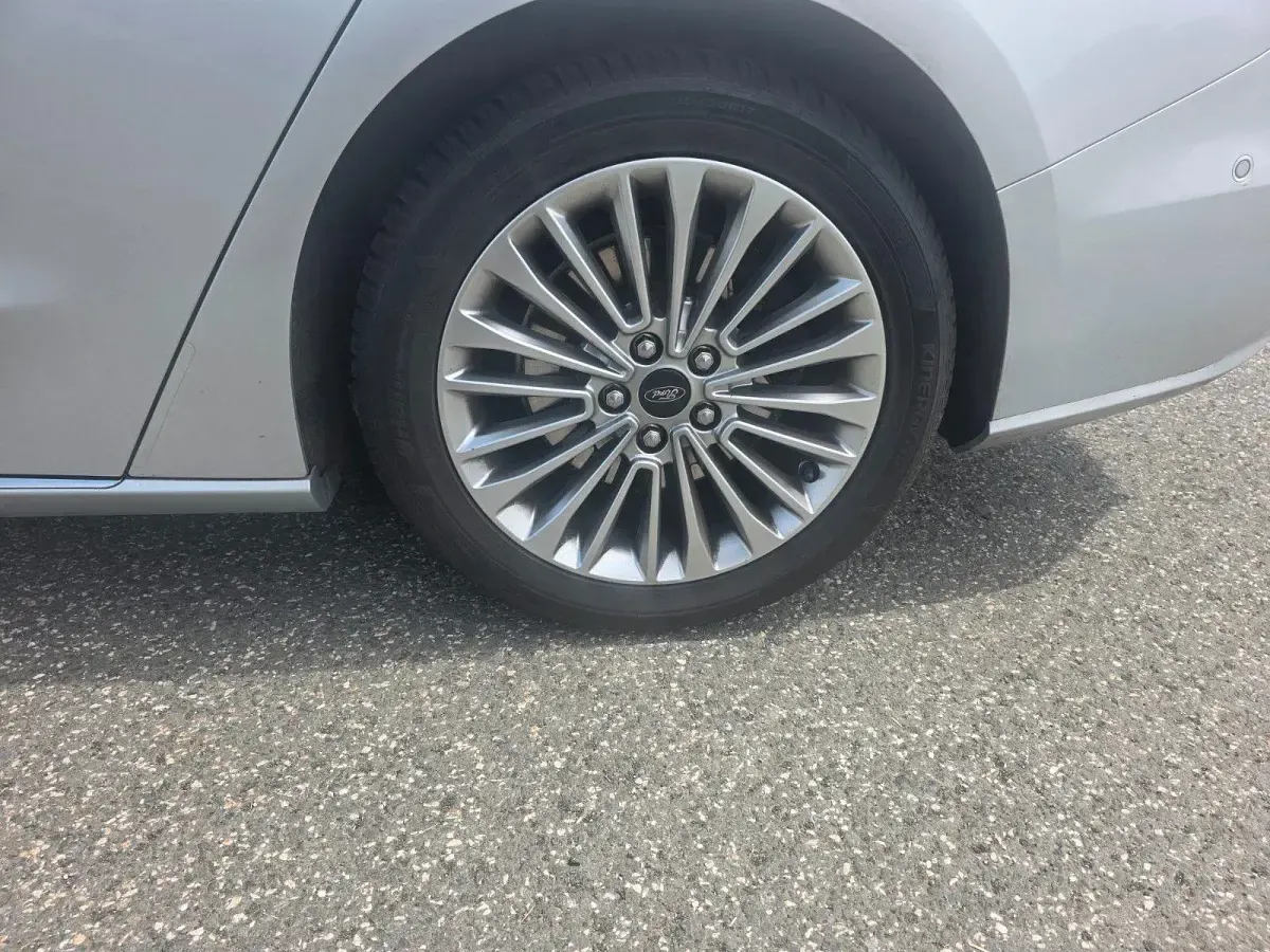 Gebraucht Ford Focus Vignale 150 PS (110 kW) 2020 Silber Kombi