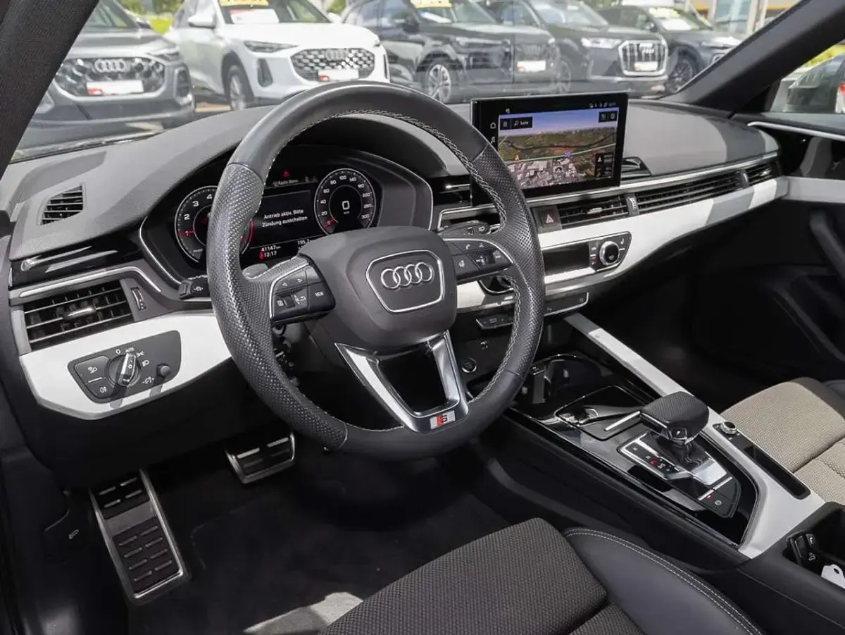 Gebraucht Audi A4 S-Line 204 PS (150 kW) 2023 Daytonagrau perleffekt Kombi