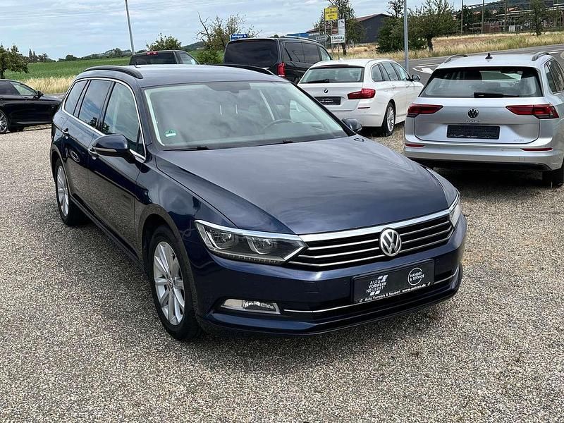 Gebraucht VW Passat Comfortline 150 PS (110 kW) 2015 Blau Kombi