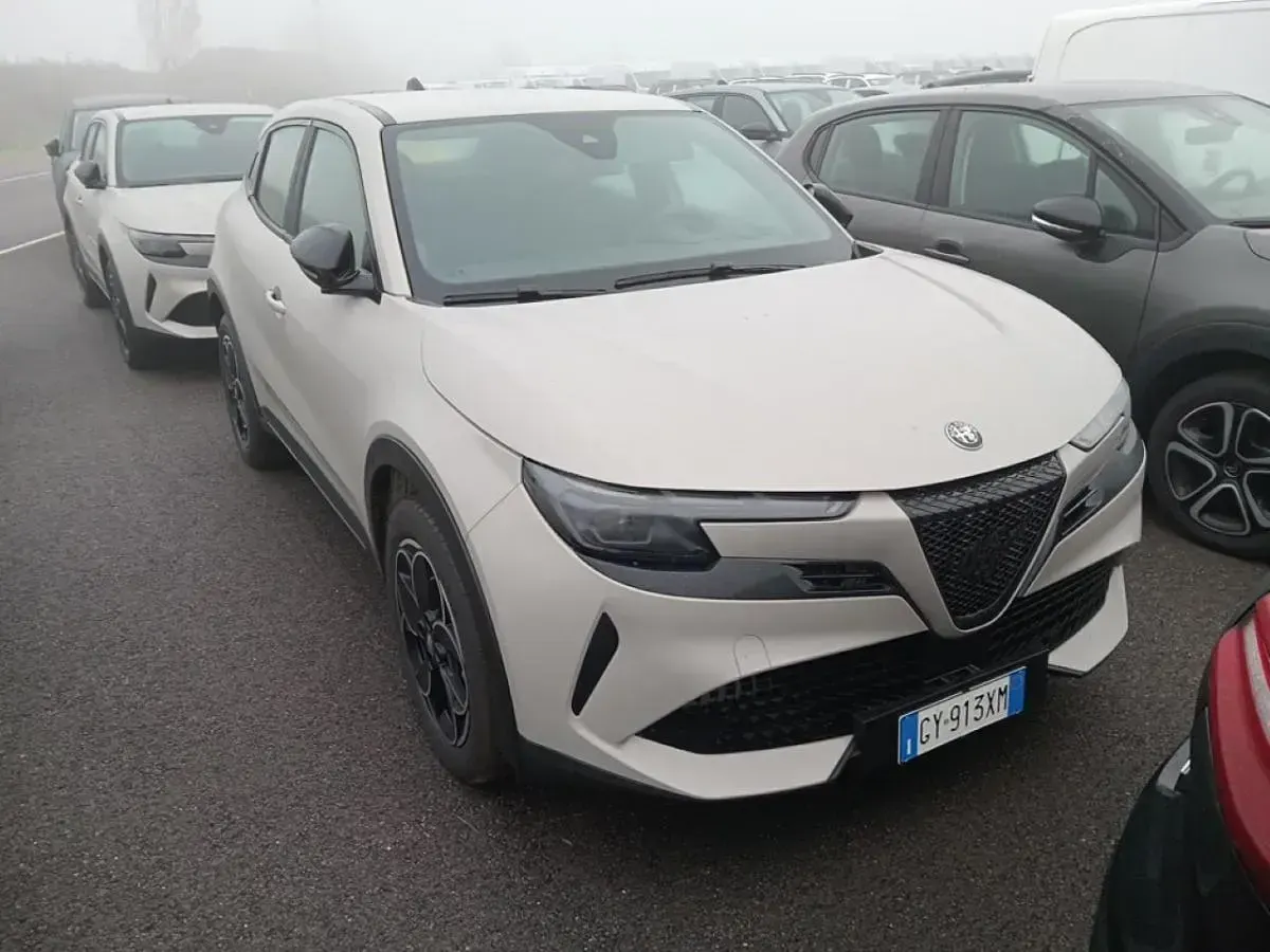 Gebraucht Alfa Romeo Junior 116 kW (158 PS) 2025 Weiß SUV