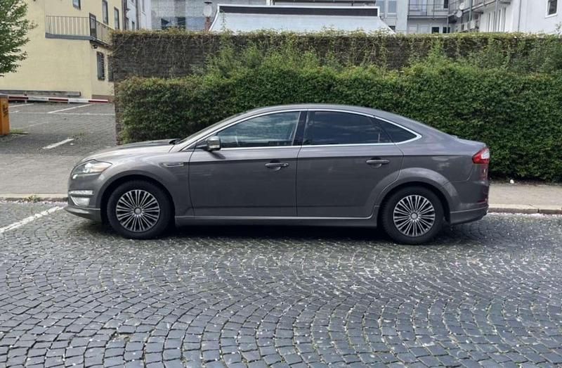 Gebraucht Ford Mondeo Titanium S 239 PS (175 kW) 2011 Braun Limousine
