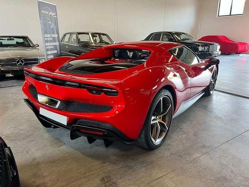 Gebraucht Ferrari 296 829 PS (609 kW) 2022 Rot