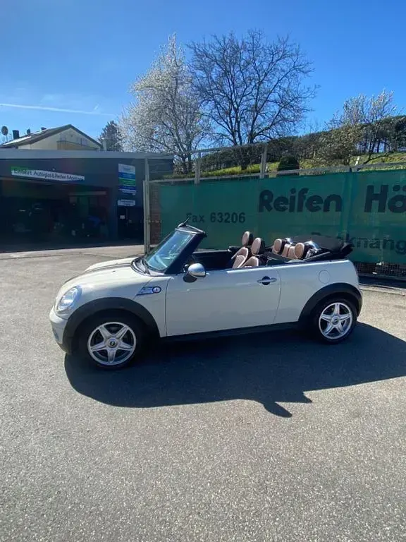 Gebraucht Mini One Cabriolet 98 PS (72 kW) 2010 Weiß Cabrio