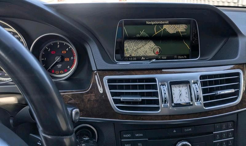 Gebraucht Mercedes E200 Elegance 136 PS (100 kW) 2016 Schwarz Kombi