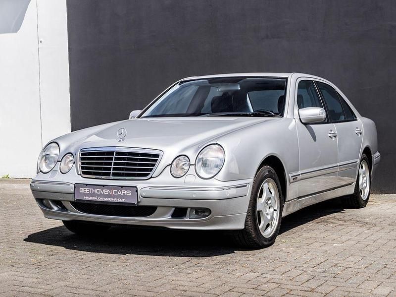 Gebraucht Mercedes E280 Avantgarde 204 PS (150 kW) 2000 Silber Limousine