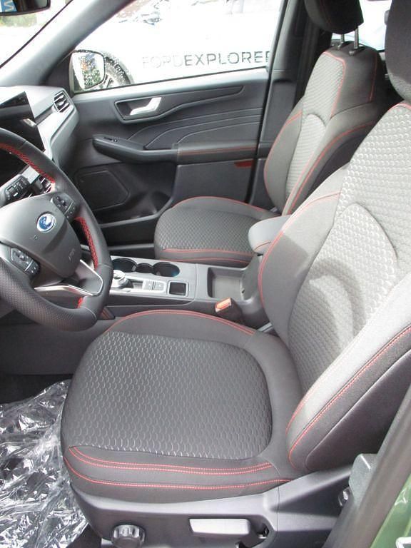 Gebraucht Ford Kuga ST-Line 186 PS (136 kW) 2025 Grün SUV