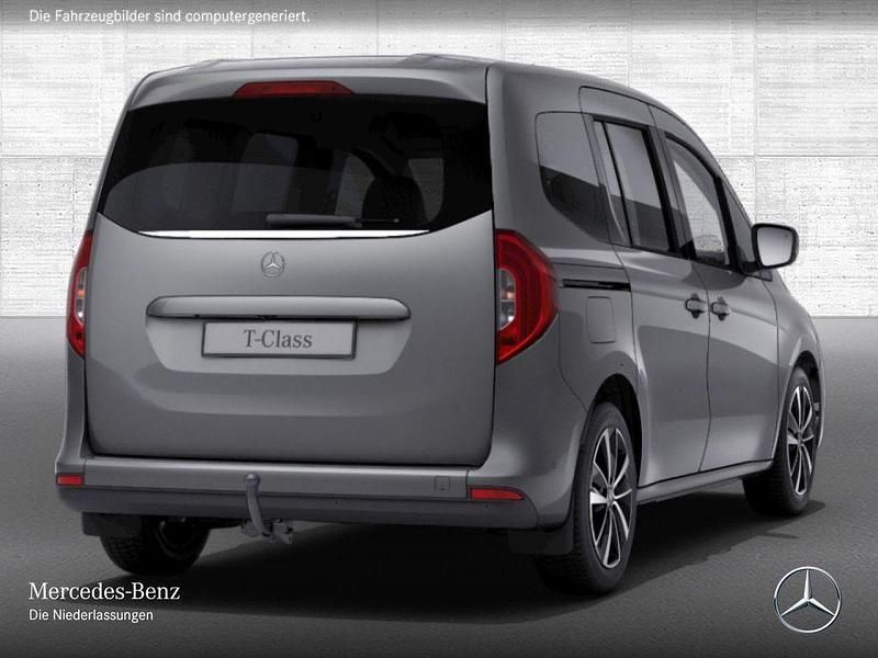 Gebraucht Mercedes T180 Progressive 116 PS (85 kW) 2025 Helvinsilber Van / Kleinbus