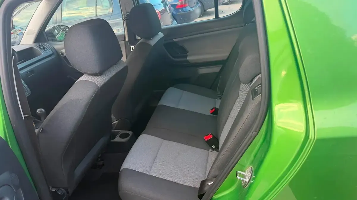 Gebraucht Skoda Fabia 2011 Grün Kleinwagen