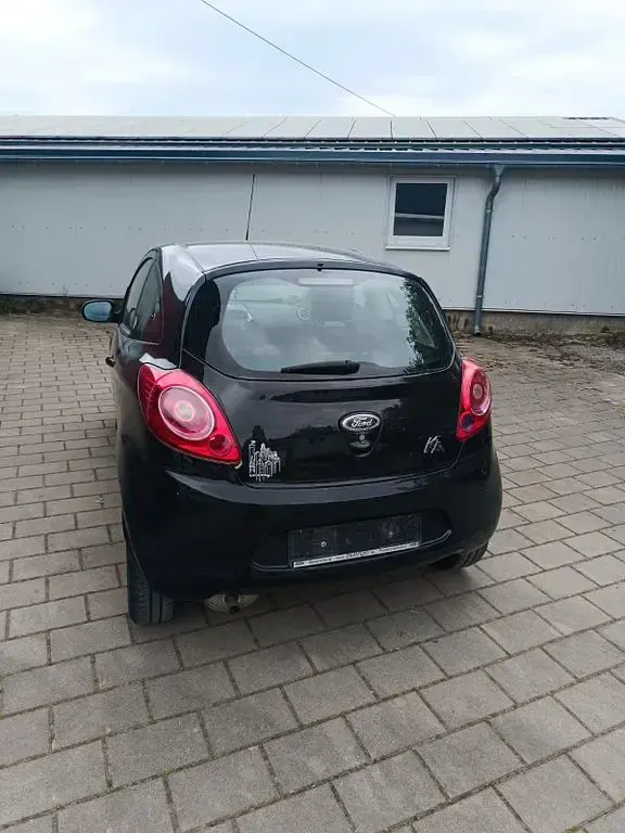Używany Ford Ka Trend 69 KM (50 kW) 2011 Czarny Hatchback