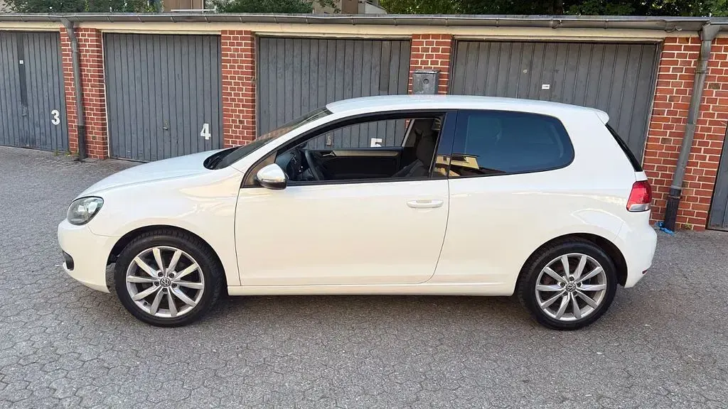 Gebraucht VW Golf VI Trendline 80 PS (58 kW) 2010 Weiß Kleinwagen
