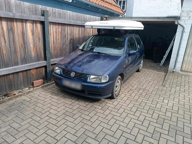 Blau Gebraucht 1999 VW Polo Kleinwagen | 450 € (Fairer Preis) - Bild 1/4