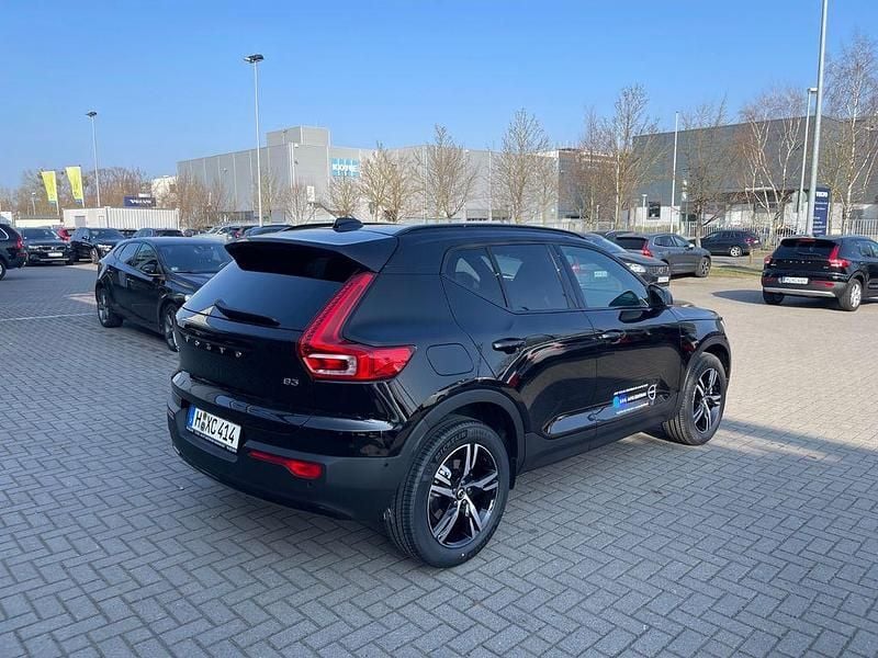 Gebraucht Volvo XC40 Plus 163 PS (119 kW) 2026 Schwarz SUV