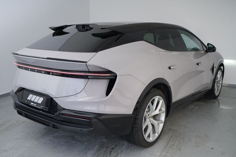 Nowe Lotus Eletre 675 kW (918 KM) 2025 Szary SUV