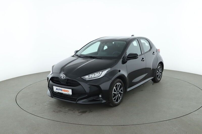 Schwarz Gebraucht 2022 Toyota Yaris Team Kleinwagen | 17.760 € (Fairer Preis) - Bild 1/4