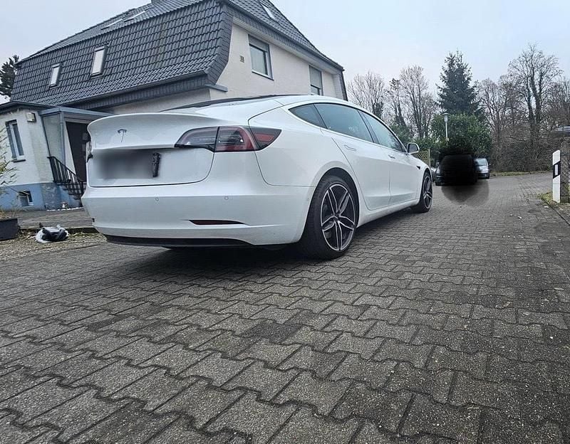 Gebraucht Tesla Model 3 235 kW (320 PS) 2020 Weiß Limousine
