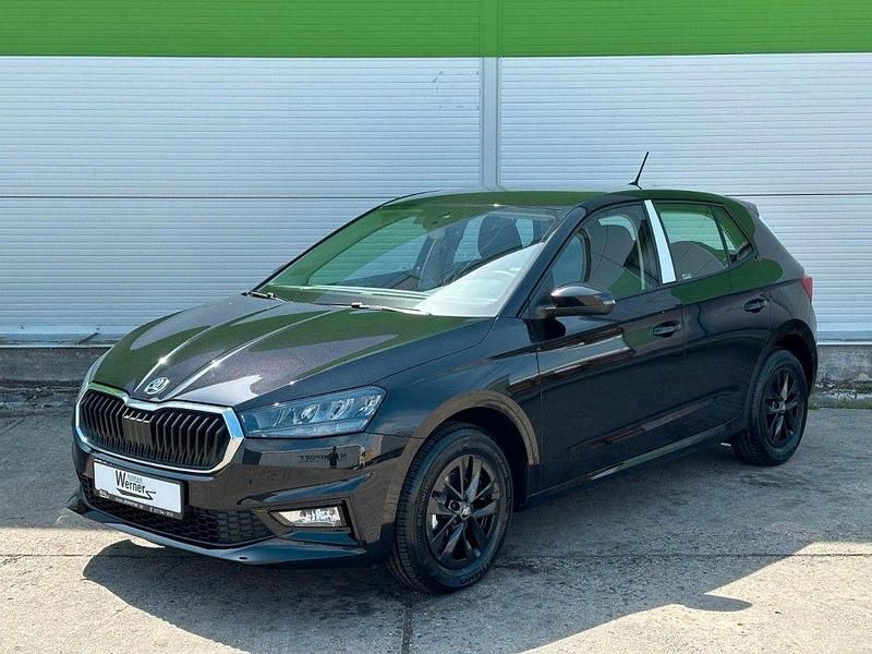 Schwarz Neu 2025 Skoda 105 Limousine | 19.470 € - Bild 1/2