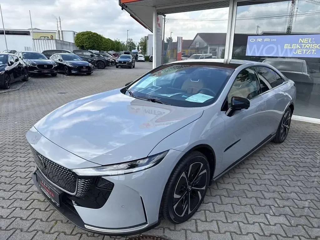 Neu Mazda 6e Takumi-Line 180 kW (245 PS) 2026 Grau Limousine