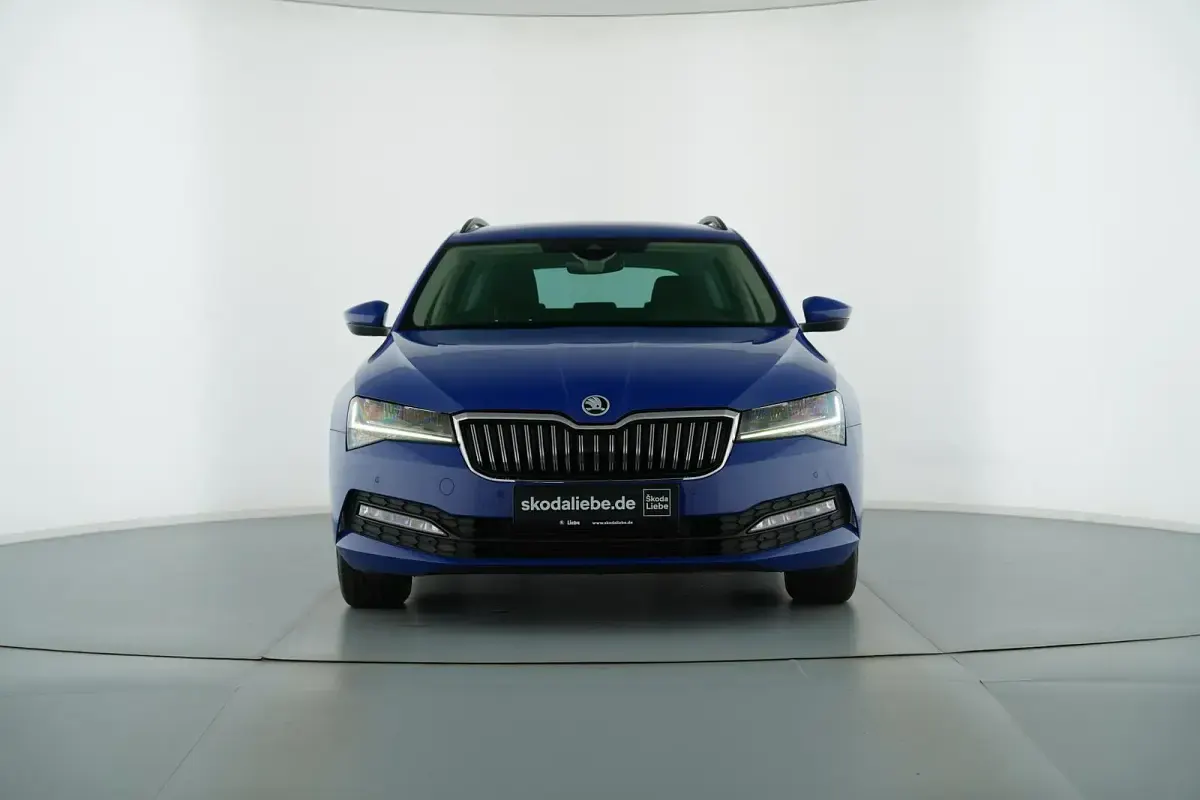 Gebraucht Skoda Superb Ambition 150 PS (110 kW) 2023 Energyblau Limousine