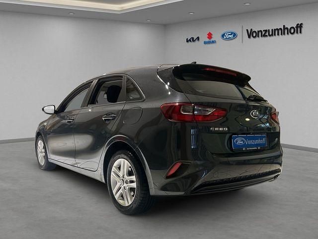 Gebraucht Kia Ceed Vision 101 PS (74 kW) 2020 (h8g) dark penta metal m Kleinwagen