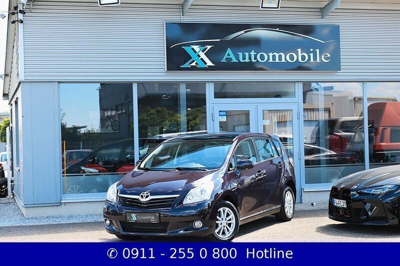 Violett Gebraucht 2011 Toyota Verso Edition Van / Kleinbus | 5.999 € (Fairer Preis) - Bild 1/4