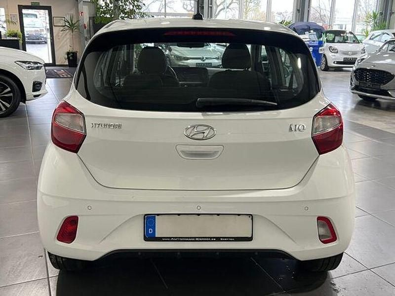 Gebraucht Hyundai i10 67 PS (49 kW) 2021 Polar white Kleinwagen