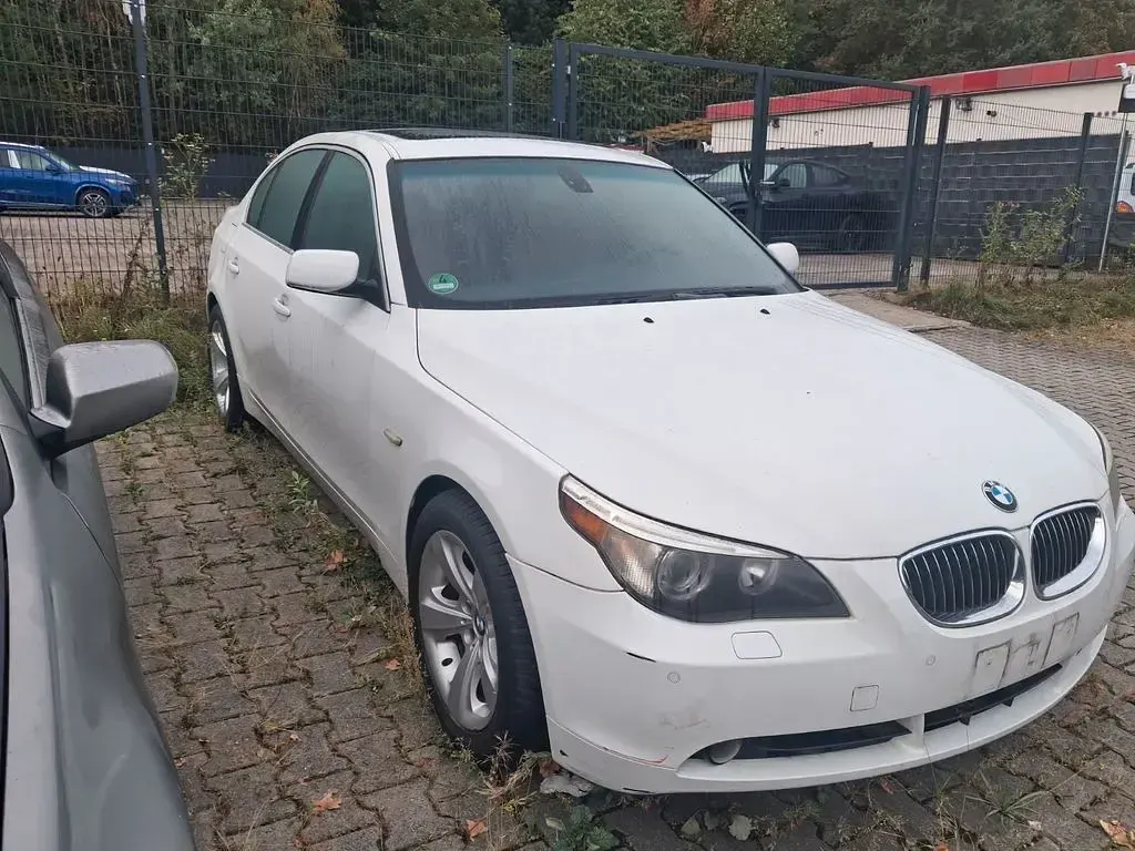 Gebraucht BMW 525 218 PS (160 kW) 2007 Weiß Limousine
