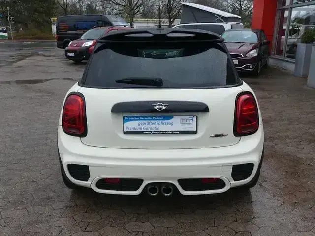 Używany Mini John Cooper Works 231 KM (169 kW) 2020 Biały Hatchback