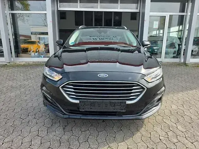 Używany Ford Mondeo Titanium 150 KM (110 kW) 2020 Czarny Sedan/Limuzyna