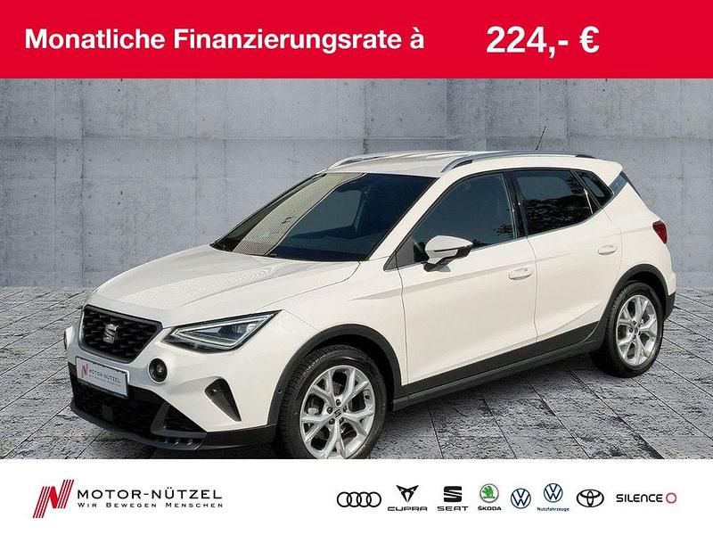 Weiß Gebraucht 2023 Seat Arona FR SUV | 22.430 € (Fairer Preis) - Bild 1/4