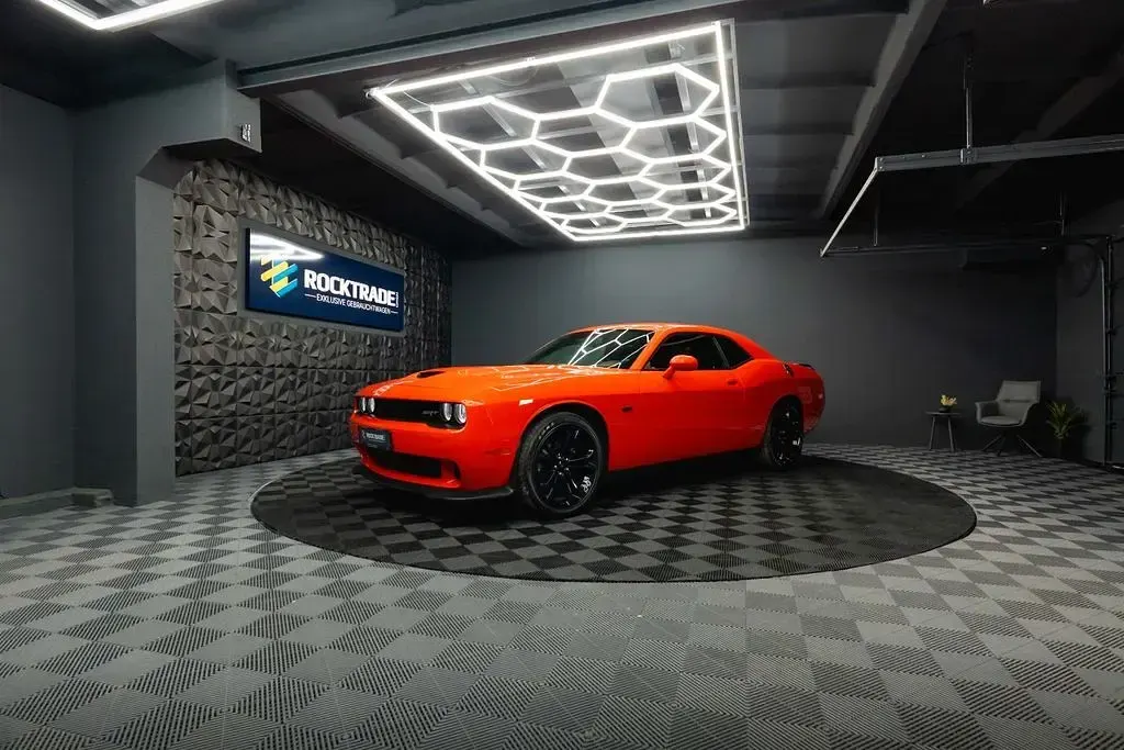 Second-hand Dodge Challenger 309 CP (227 kW) 2018 Portocaliu Coupe