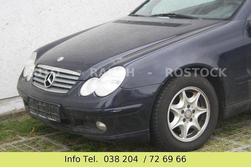 Gebraucht Mercedes C200 163 PS (119 kW) 2001 Blau Coupé