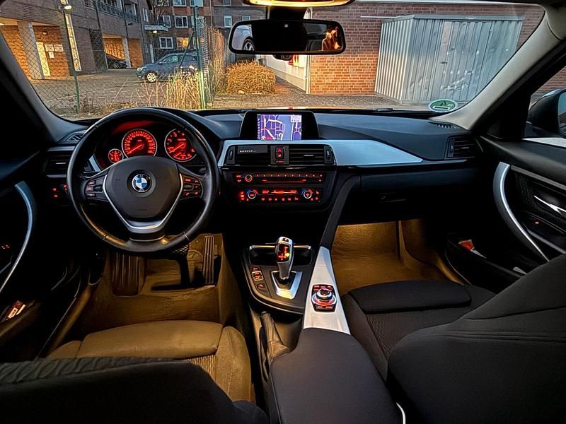 Gebraucht BMW 318 Comfort Edition 143 PS (105 kW) 2012 Schwarz Limousine