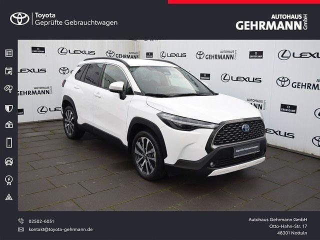 Weiß Gebraucht 2023 Toyota Corolla Cross Team SUV | 31.990 € (Fairer Preis) - Bild 1/4