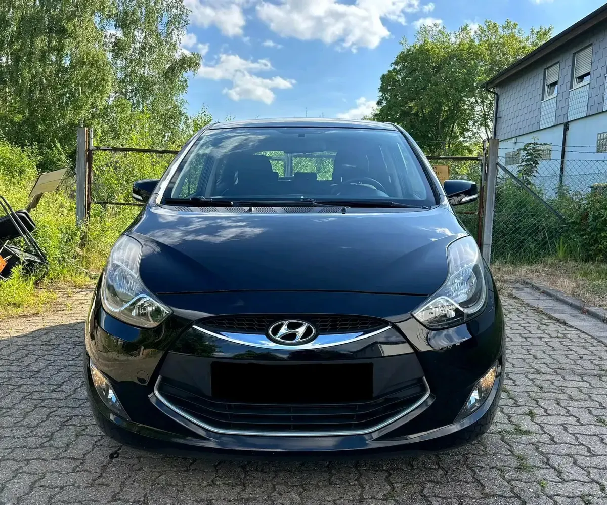 Gebraucht Hyundai ix20 90 PS (66 kW) 2012 Schwarz Kleinwagen