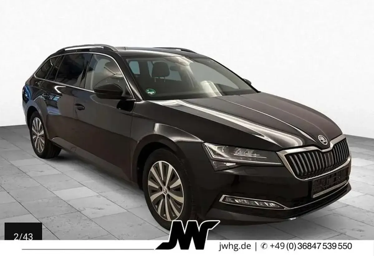 Gebraucht Skoda Superb Style 200 PS (147 kW) 2023 Schwarzmagic perleffekt Kombi