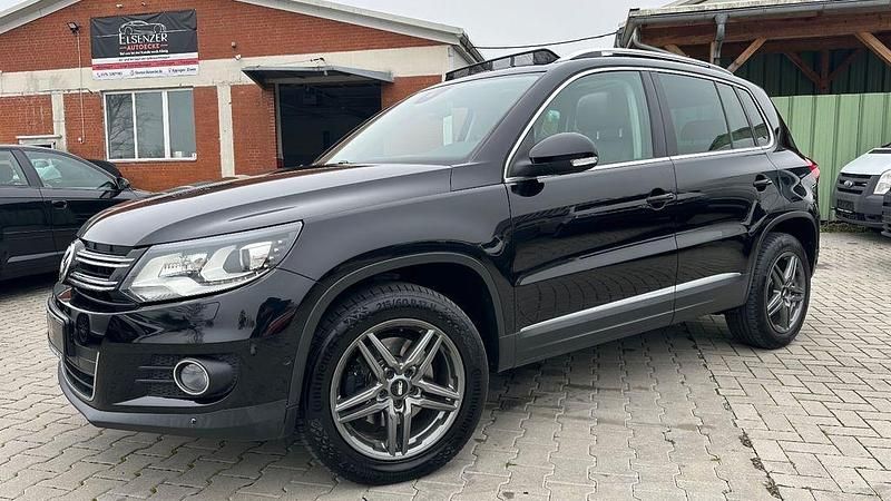 Schwarz Gebraucht 2013 VW Tiguan Sportline SUV | 10.999 € (Fairer Preis) - Bild 1/4