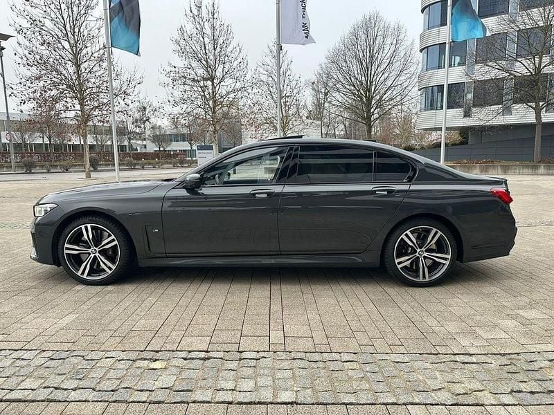 Gebraucht BMW 750L Performance 530 PS (389 kW) 2021 Grau Limousine