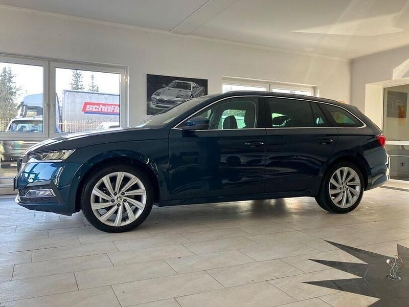 Gebraucht Skoda Octavia Style 190 PS (139 kW) 2023 Lava blau Kombi