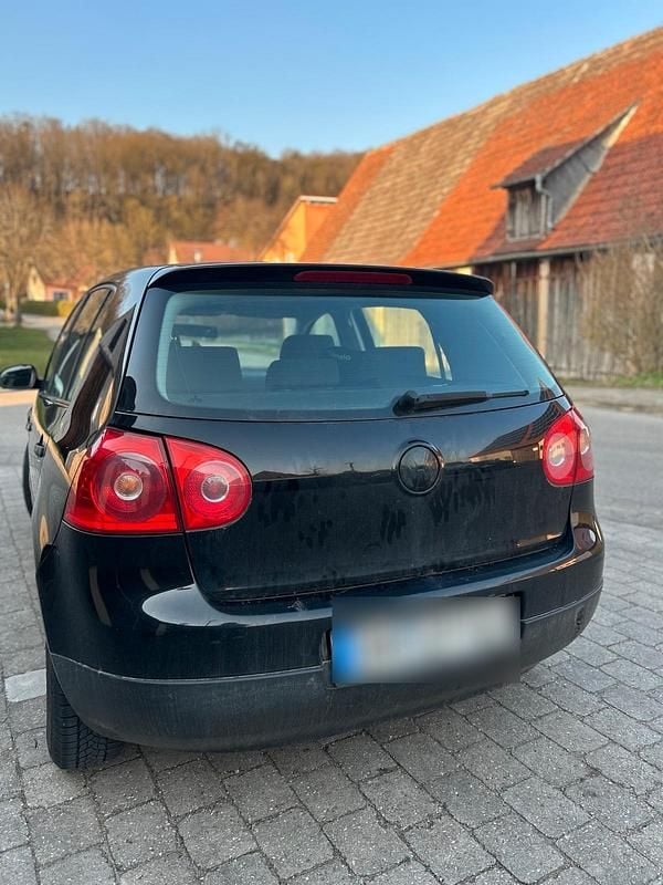 Gebraucht VW Golf IV 75 PS (55 kW) 2004 Schwarz Kleinwagen