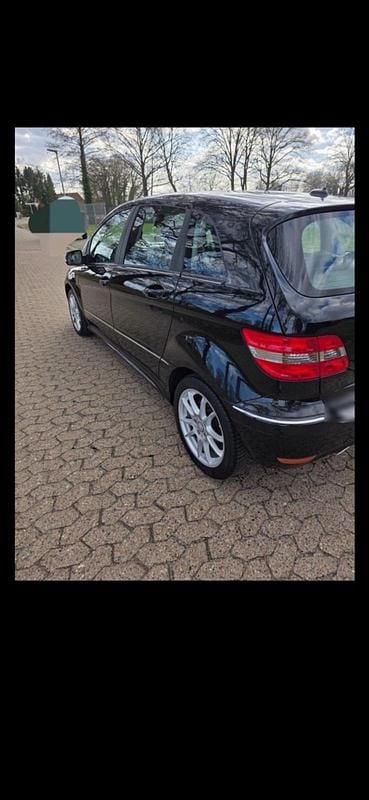 Gebraucht Mercedes B180 109 PS (80 kW) 2010 Schwarz Van / Kleinbus
