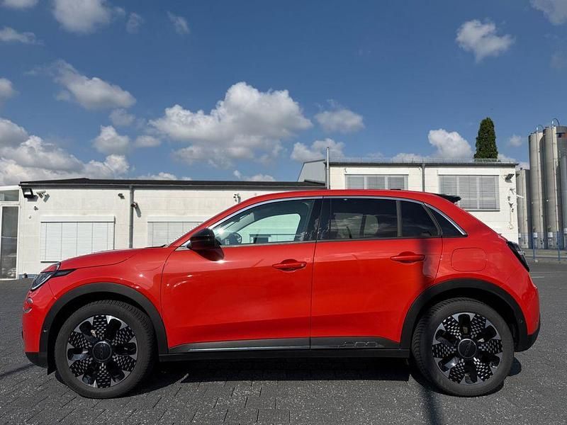 Orange Gebraucht 2023 Fiat 600E La Prima SUV | 23.970 € (Superpreis) - Bild 1/4