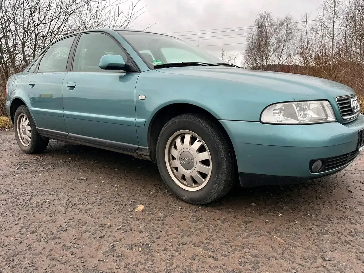 Occasion Audi A4 125 ch (91 kW) 1999 Vert Berline