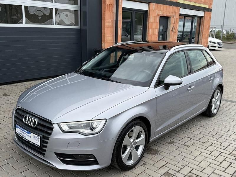 Silber Gebraucht 2015 Audi A3 Sportback Ambition Kleinwagen | 12.999 € (Fairer Preis) - Bild 1/4