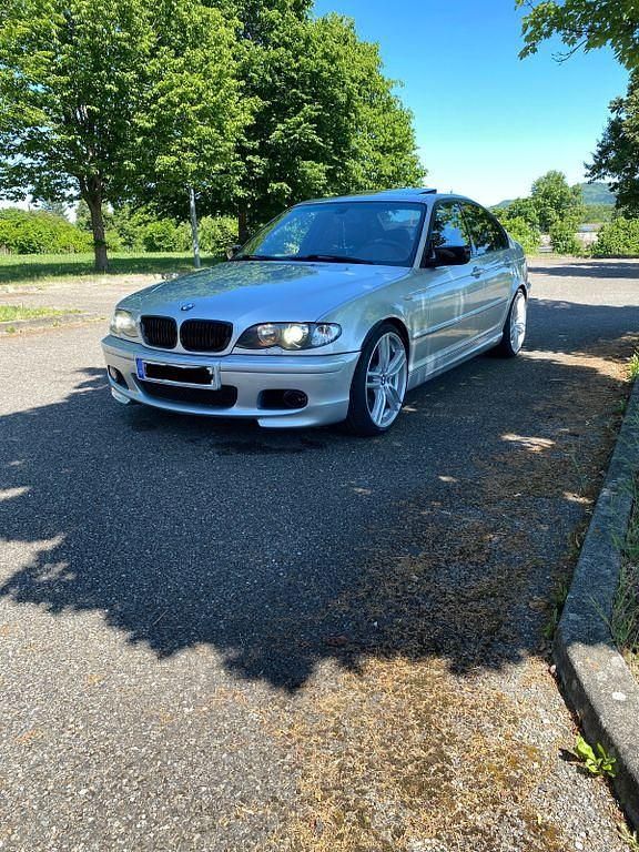 Silber Gebraucht 2003 BMW 325 M Sport Limousine | 6.100 € (Fairer Preis) - Bild 1/4