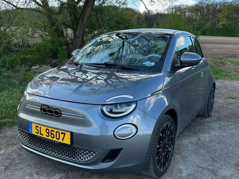 Grau Gebraucht 2023 Fiat 500e La Prima Limousine | 22.500 € (Fairer Preis) - Bild 1/4