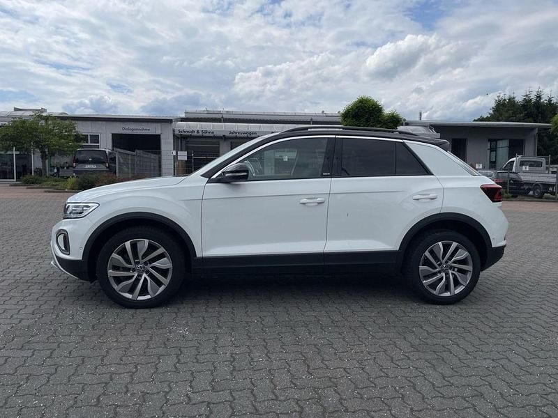 Gebraucht VW T-Roc Move 150 PS (110 kW) 2023 Pure white SUV